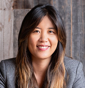 Gloria Lin Headshot